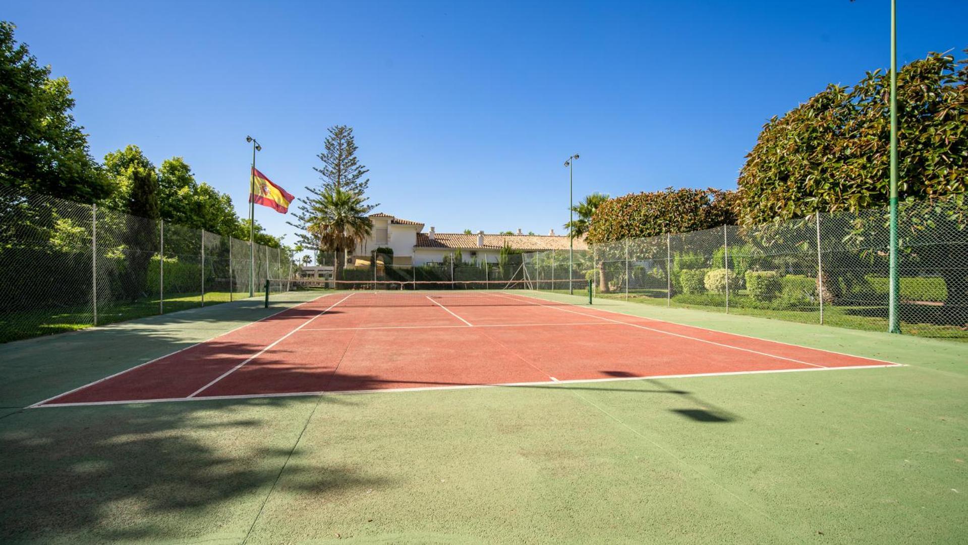 Newly Renovated In Golden Mile W/ Pool Lägenhet *