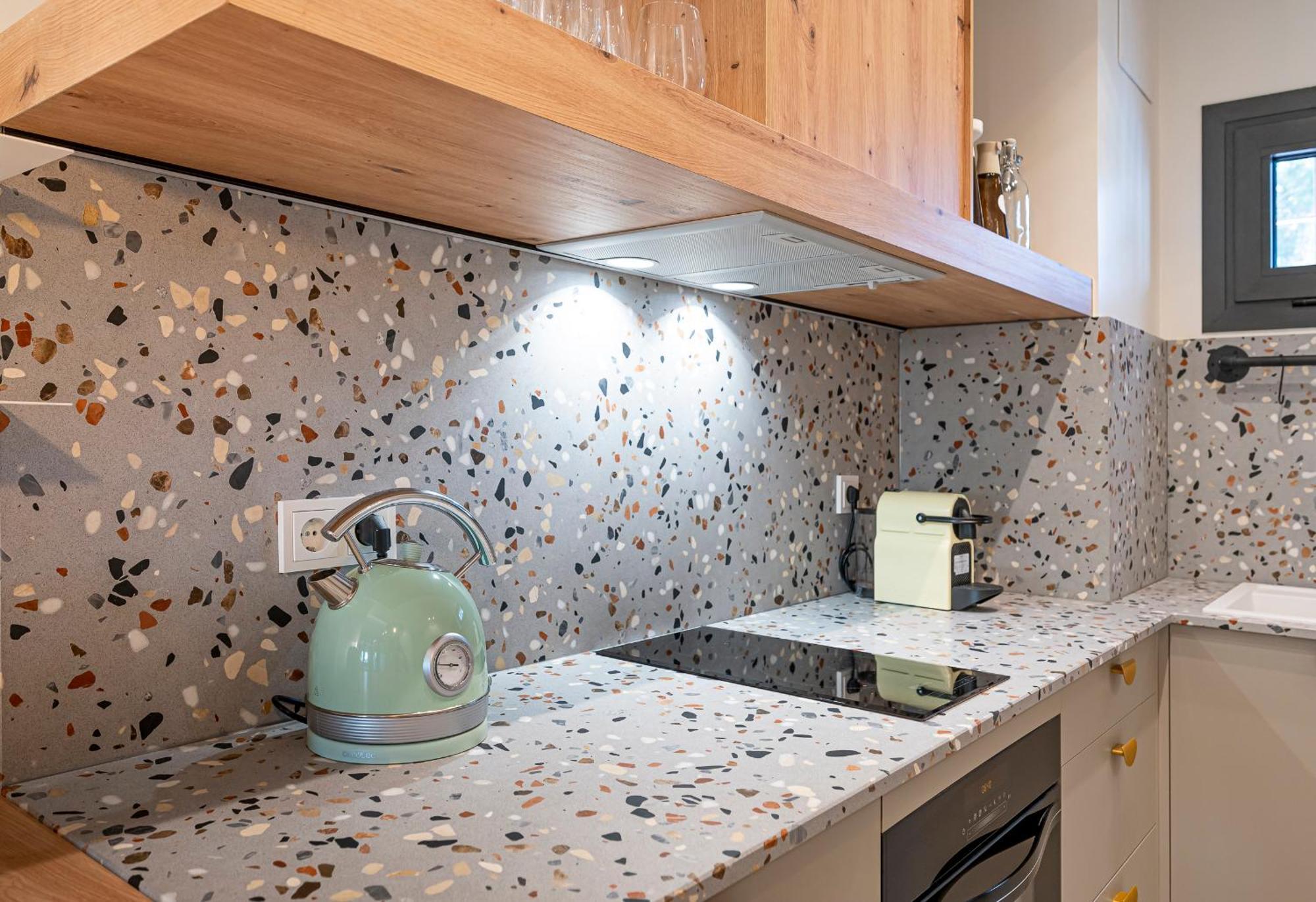 Newly Renovated In Golden Mile W/ Pool Lägenhet
