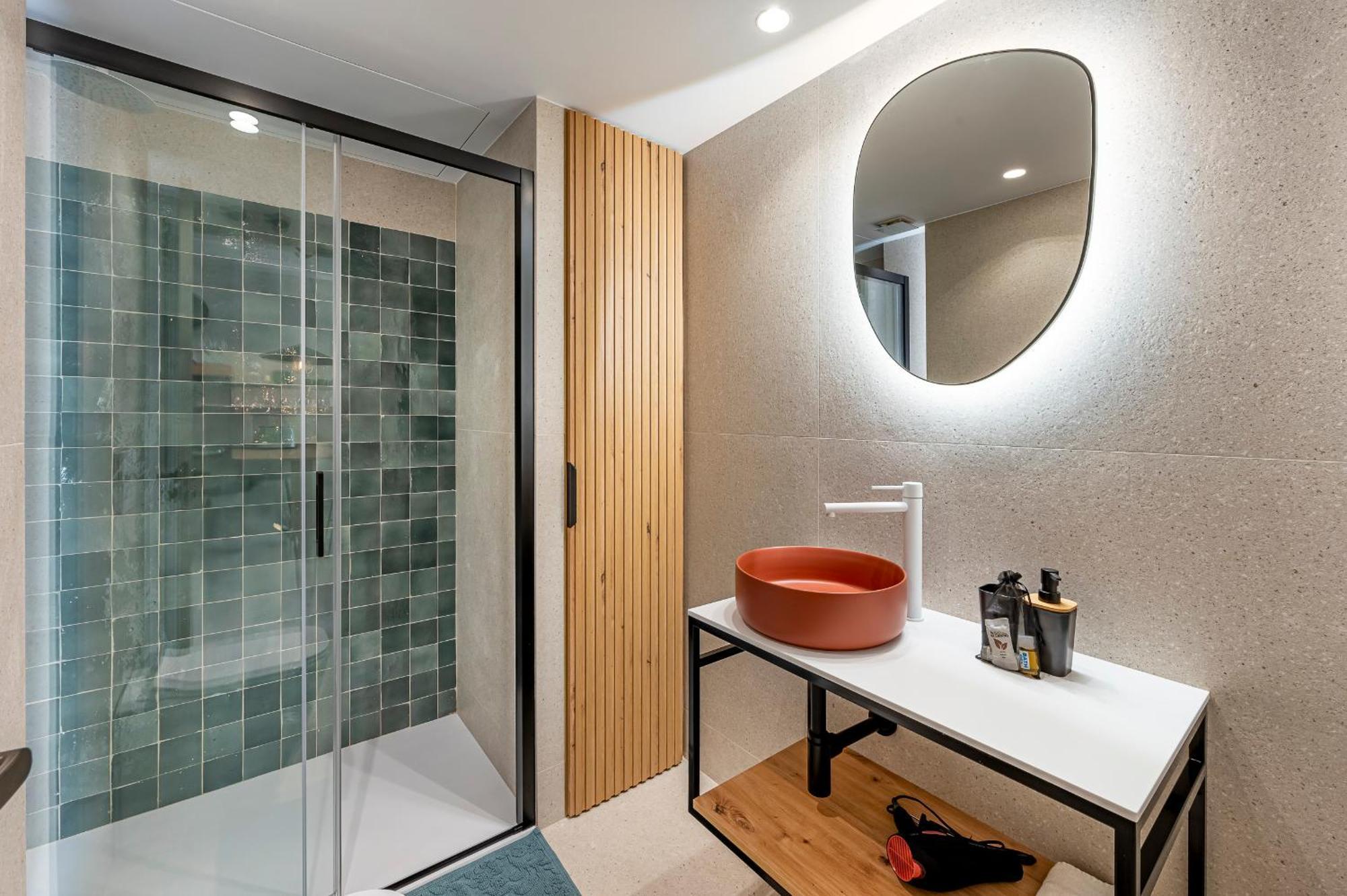 Lägenhet Newly Renovated In Golden Mile W/ Pool