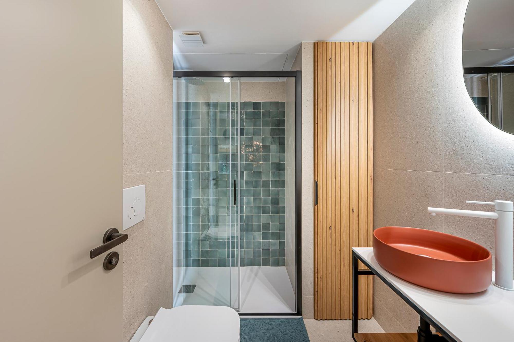 Newly Renovated In Golden Mile W/ Pool Lägenhet