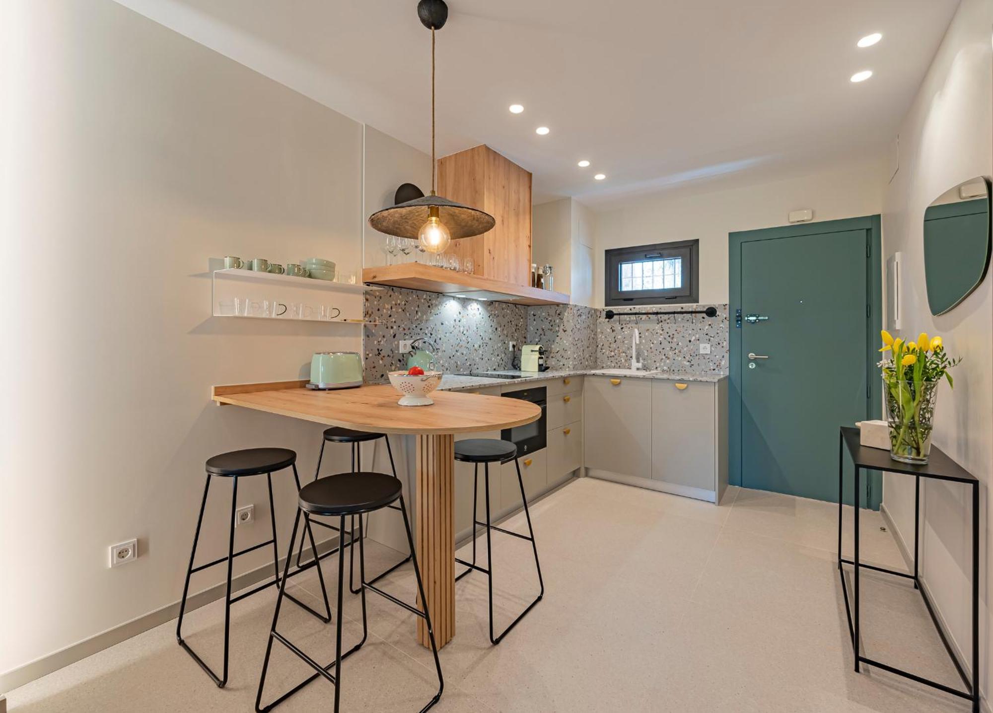 Newly Renovated In Golden Mile W/ Pool Apartamento