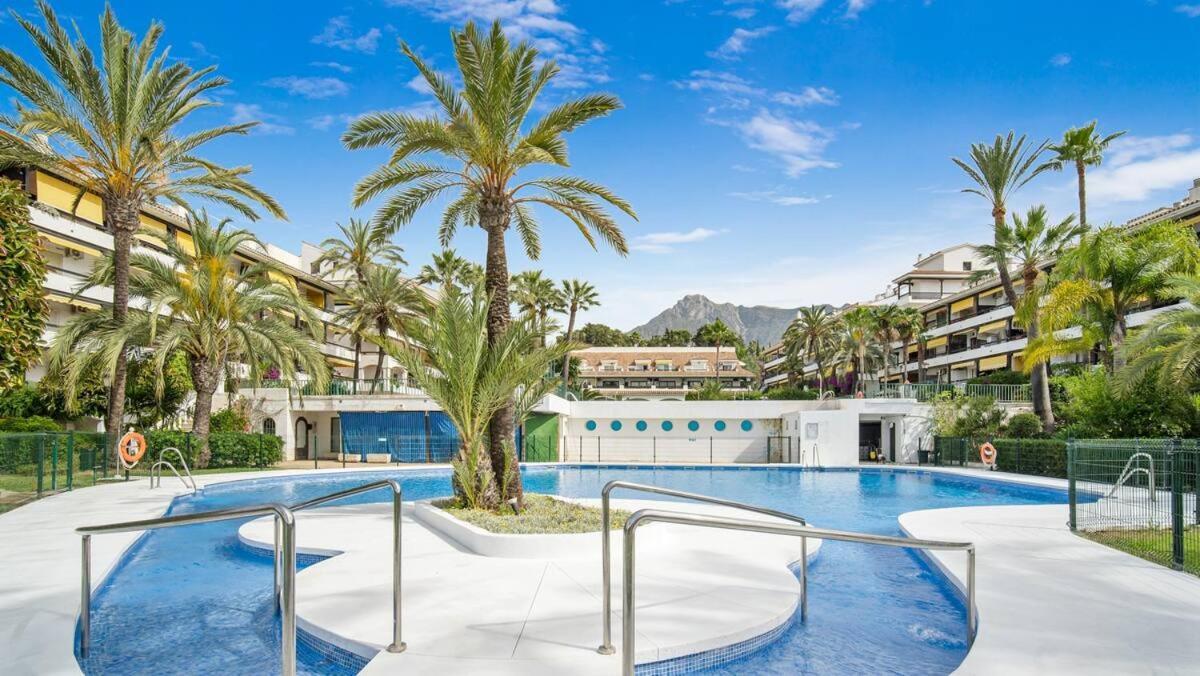 Newly Renovated In Golden Mile W/ Pool Apartamento *